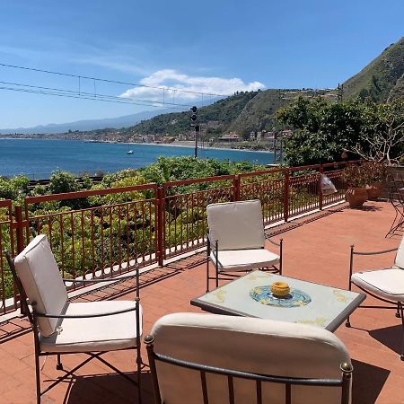 Taormina Holiday Apartment ภายนอก รูปภาพ