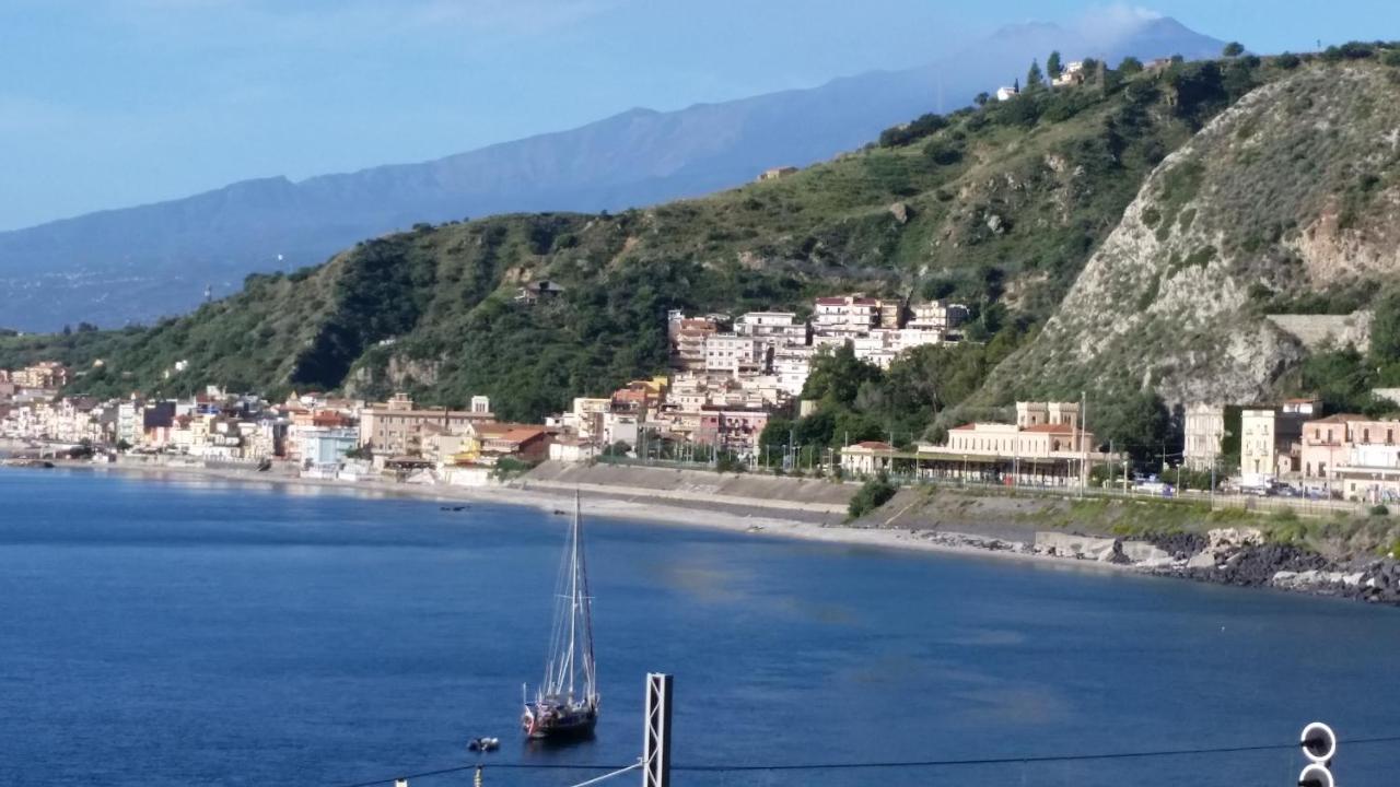Taormina Holiday Apartment ภายนอก รูปภาพ
