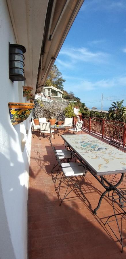 Taormina Holiday Apartment ภายนอก รูปภาพ