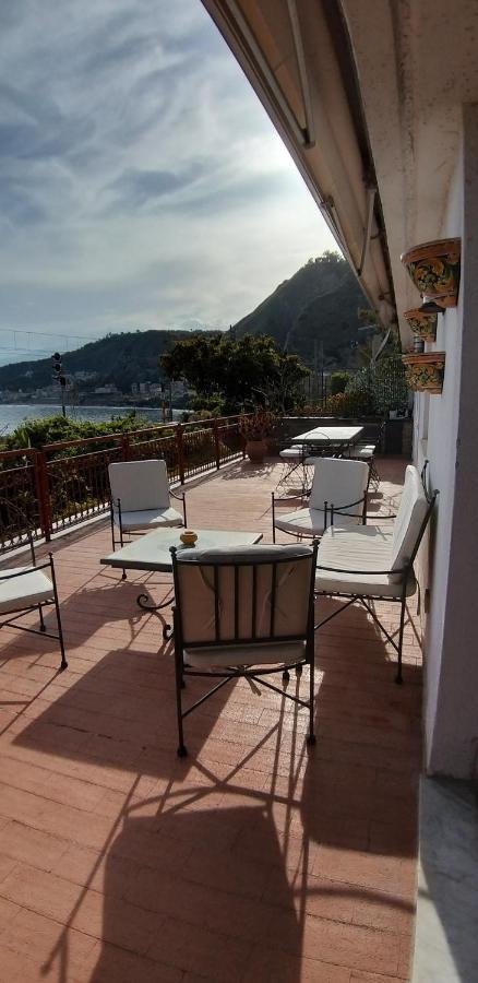 Taormina Holiday Apartment ภายนอก รูปภาพ