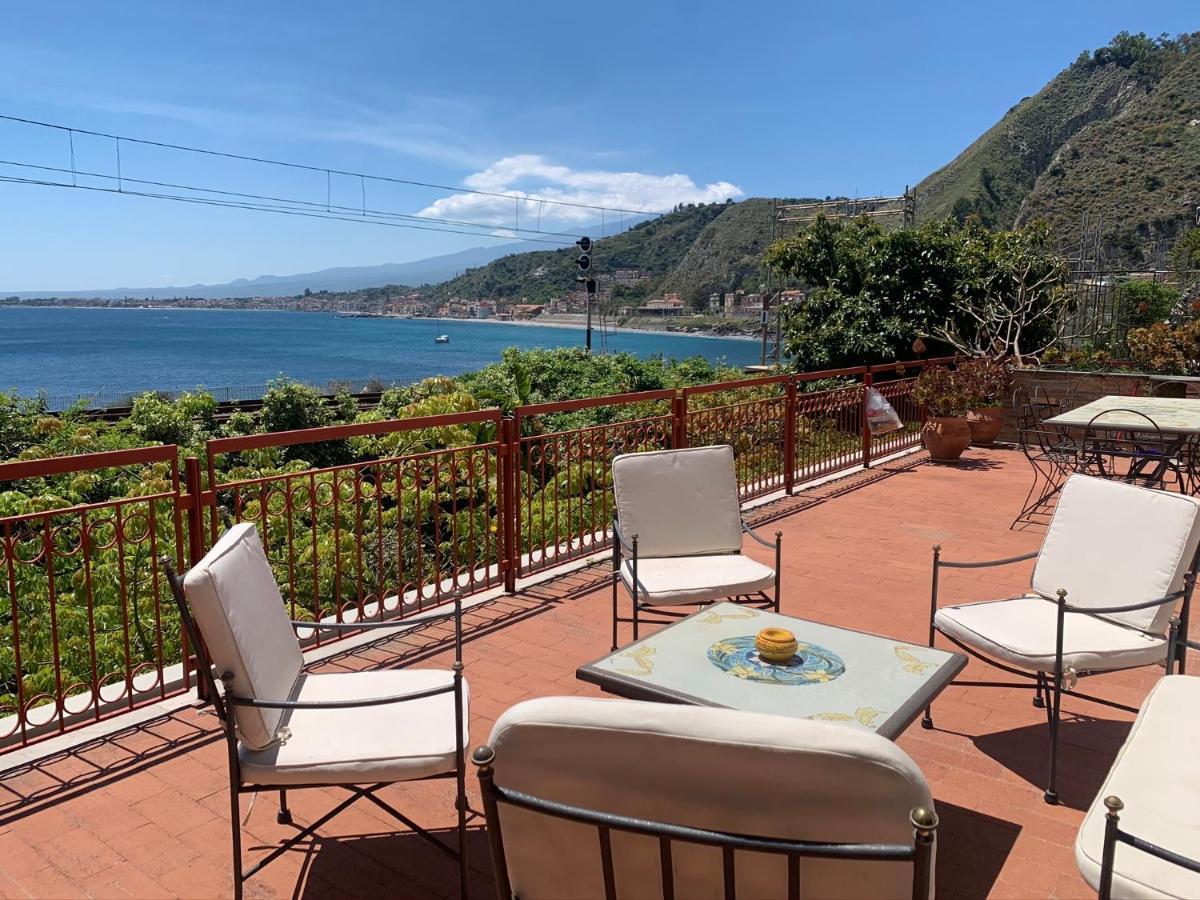 Taormina Holiday Apartment ภายนอก รูปภาพ